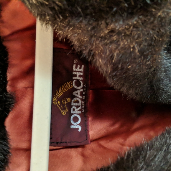 JORDACHE faux fur coat - Picture 3 of 6